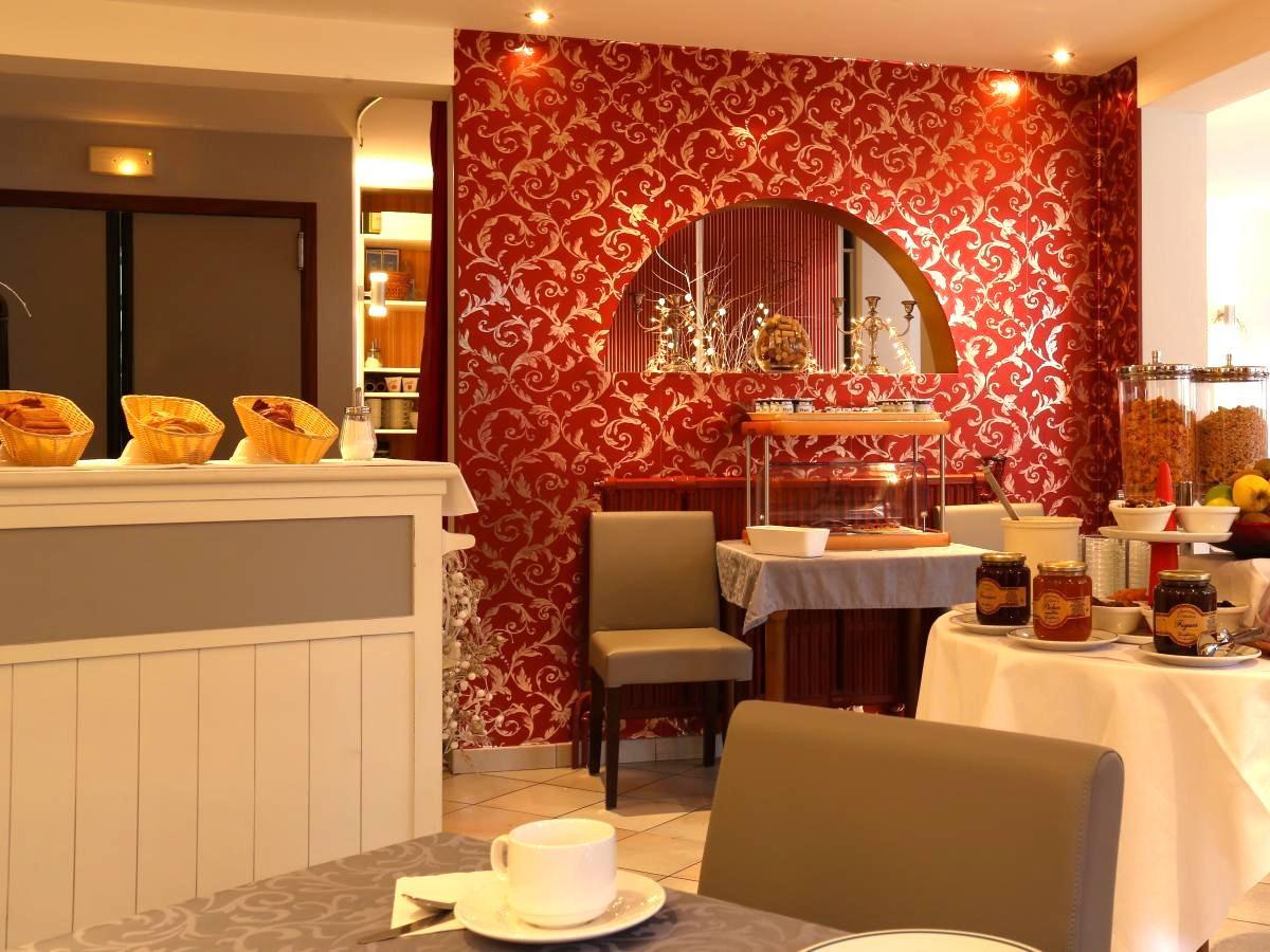La Terrasse Fleurie, Logis, Hotel Et Restaurant Divonne-les-Bains Exteriér fotografie
