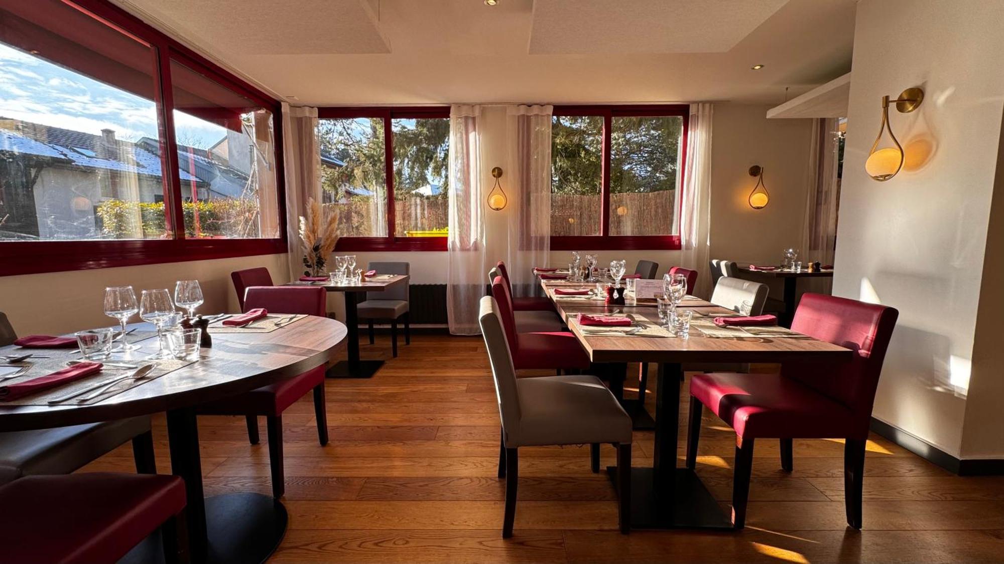 La Terrasse Fleurie, Logis, Hotel Et Restaurant Divonne-les-Bains Exteriér fotografie