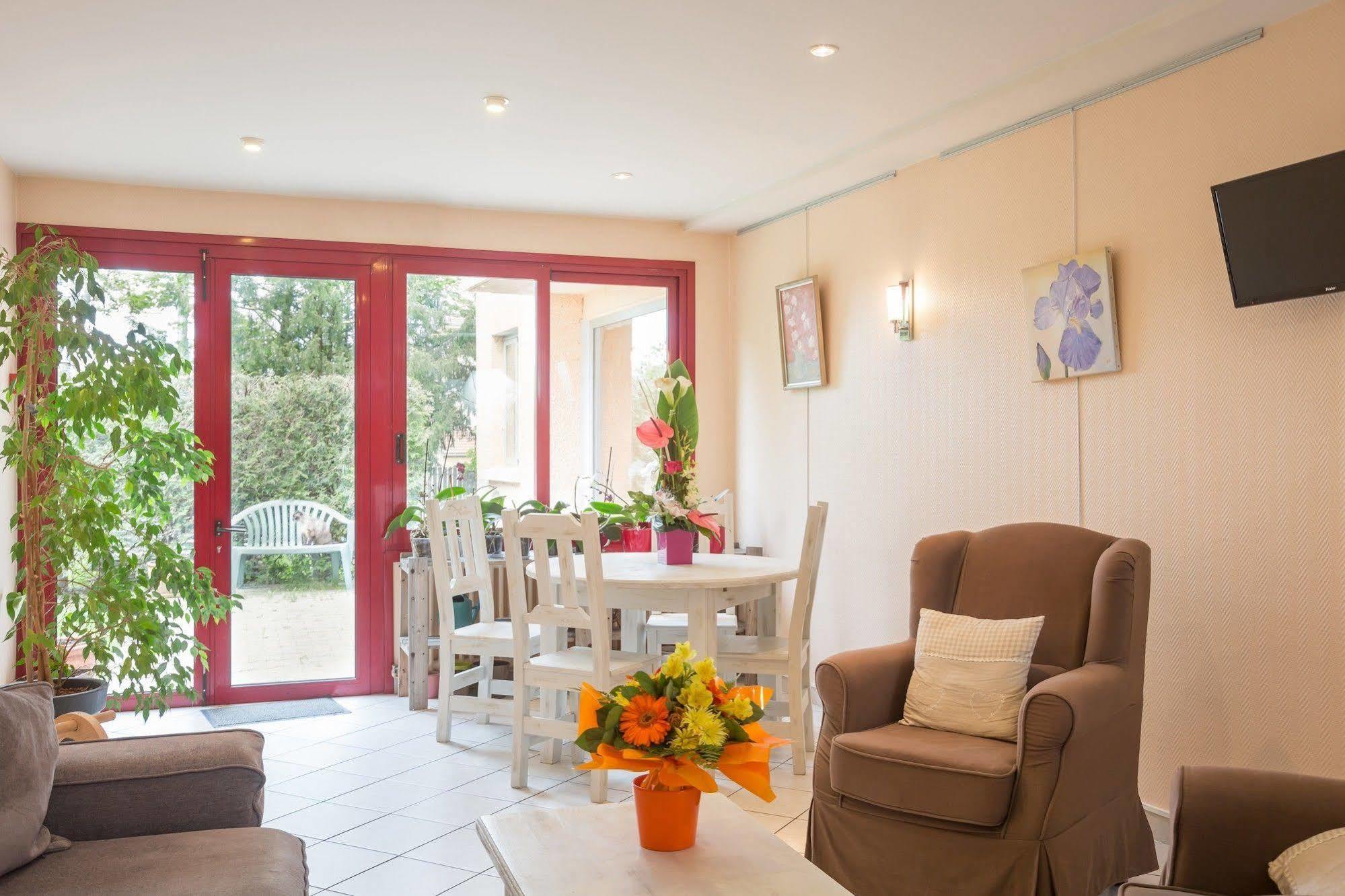 La Terrasse Fleurie, Logis, Hotel Et Restaurant Divonne-les-Bains Exteriér fotografie