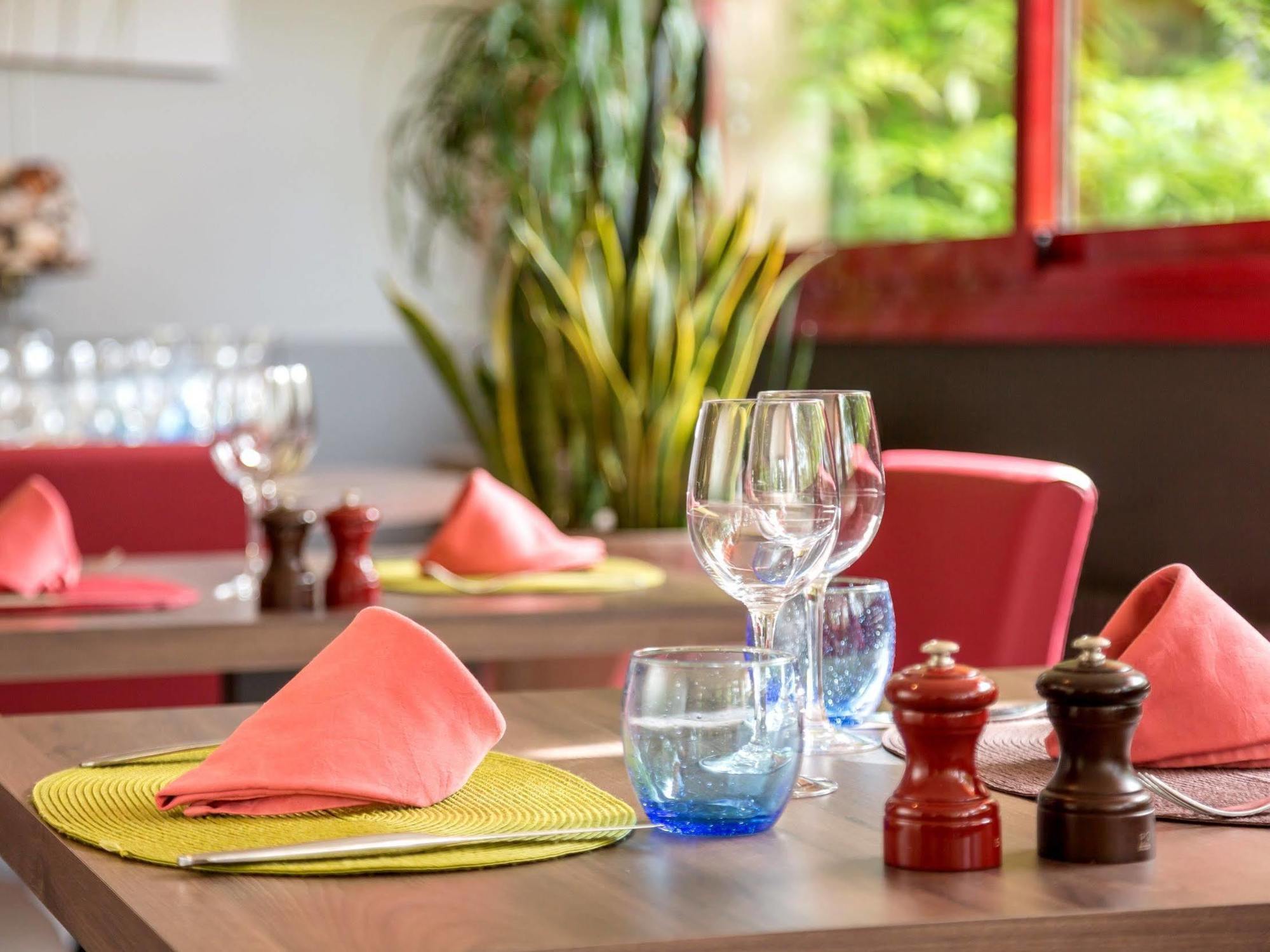 La Terrasse Fleurie, Logis, Hotel Et Restaurant Divonne-les-Bains Exteriér fotografie